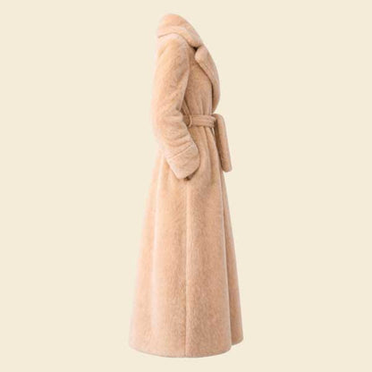 Plush winter coat for women with wide collar